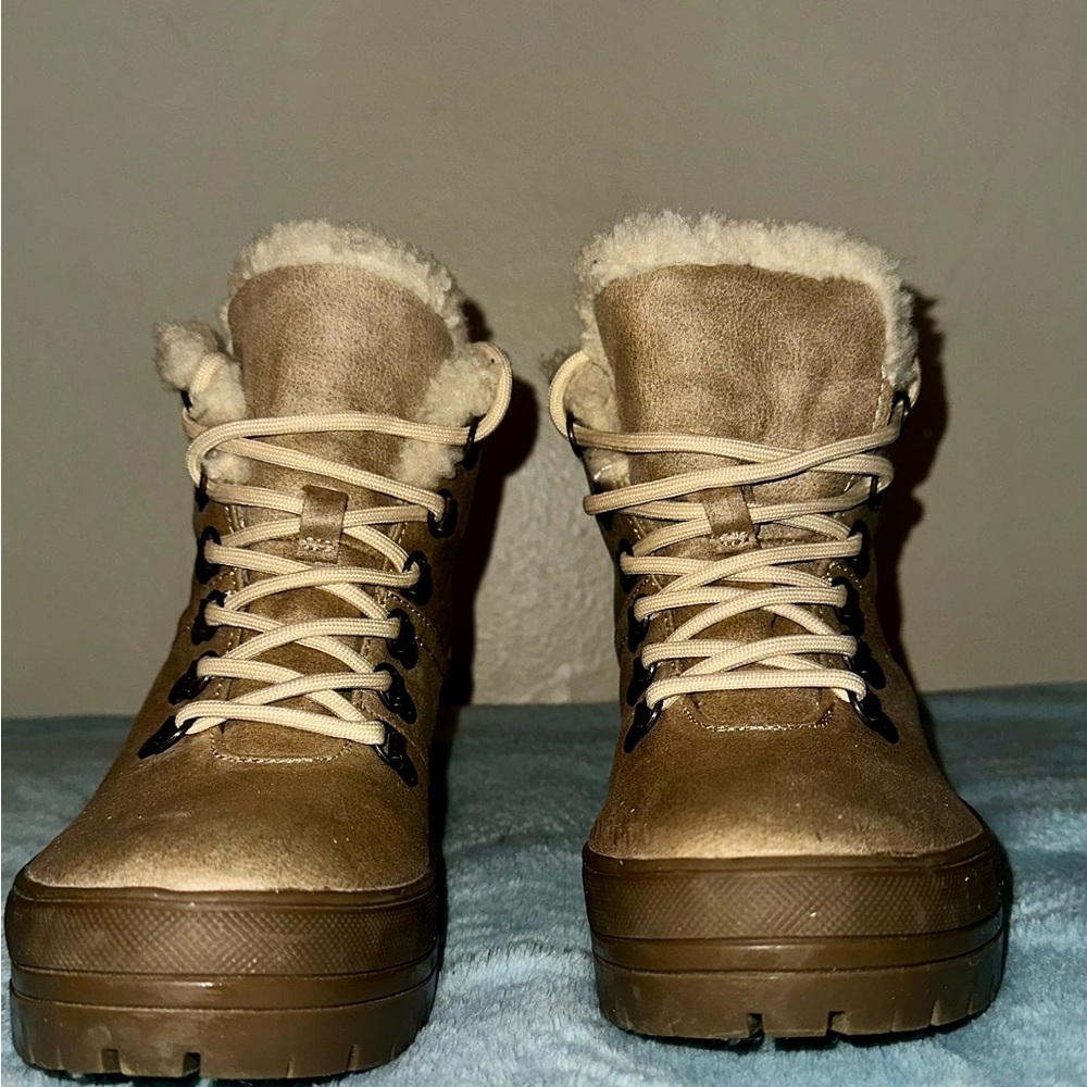 White Mountain Fur-Lined Winter Boots – Women’s 7.5